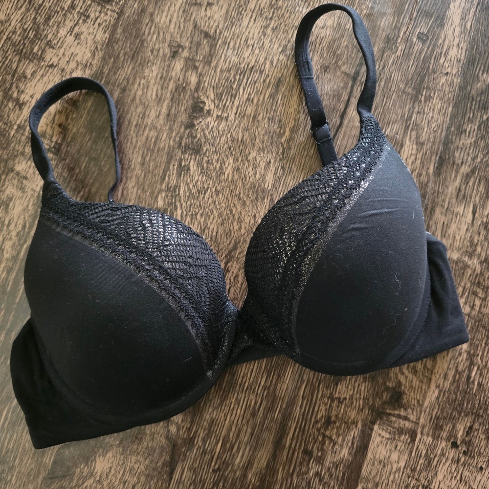 VICTORIA'S SECRET Body By Victoria Bra Women 34D Black Good Lace Metallic Trim